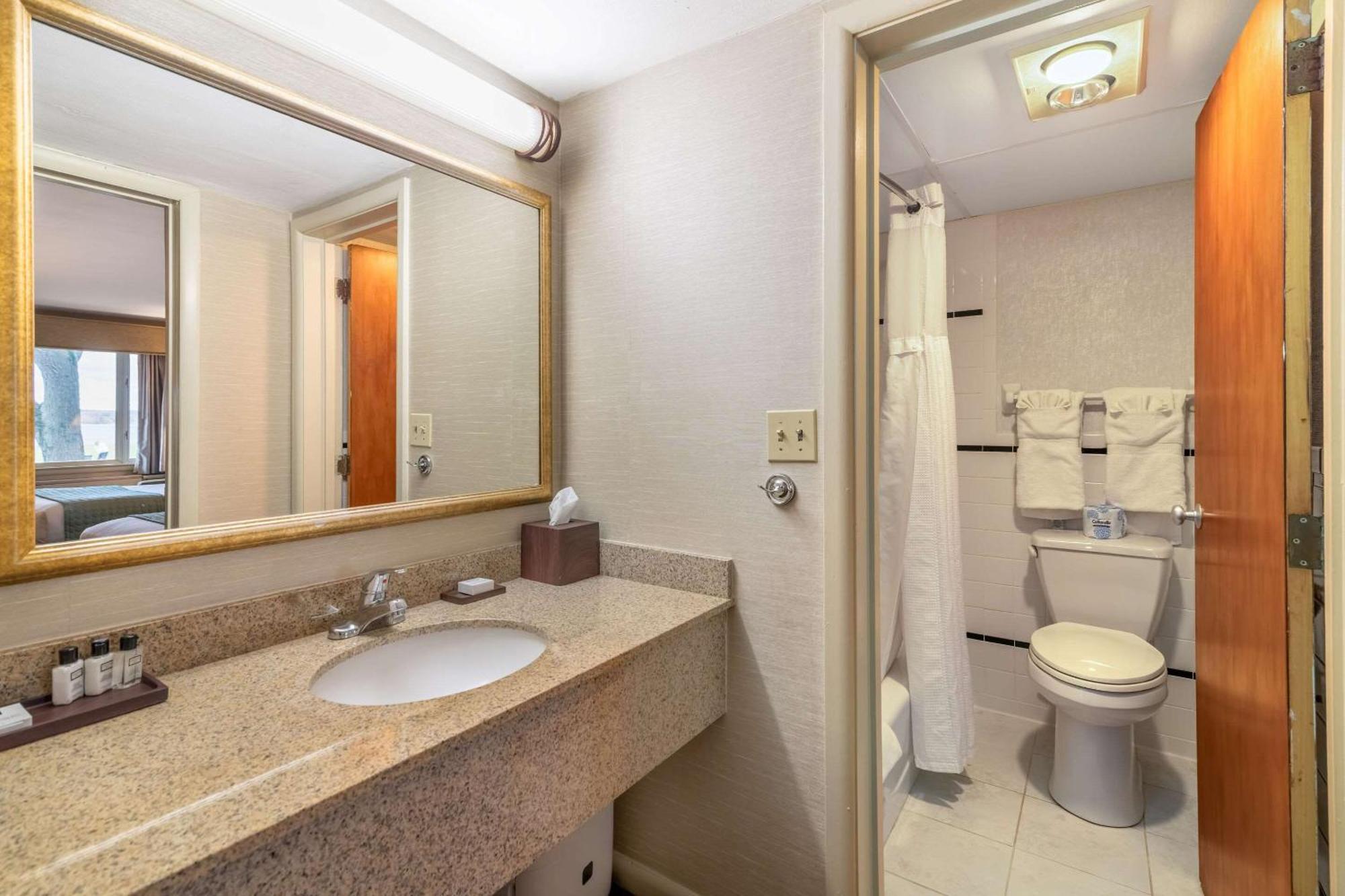 The Inn At Gran View Ogdensburg, Ascend Hotel Collection Exterior photo